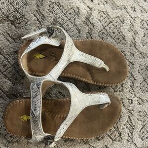 Size 11 girls Volatile sandals